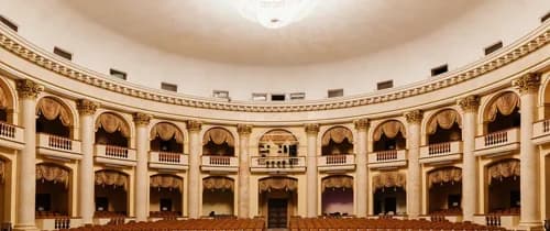 Экскурсия «Тайны Зимнего театра: Путешествие в мир искусства и истории»